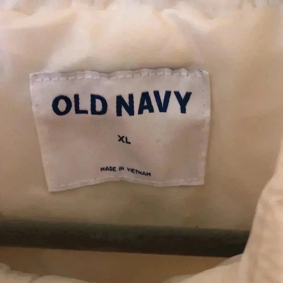 Old Navy water resistant zip jacket.  Size XL - Picture 6 of 7